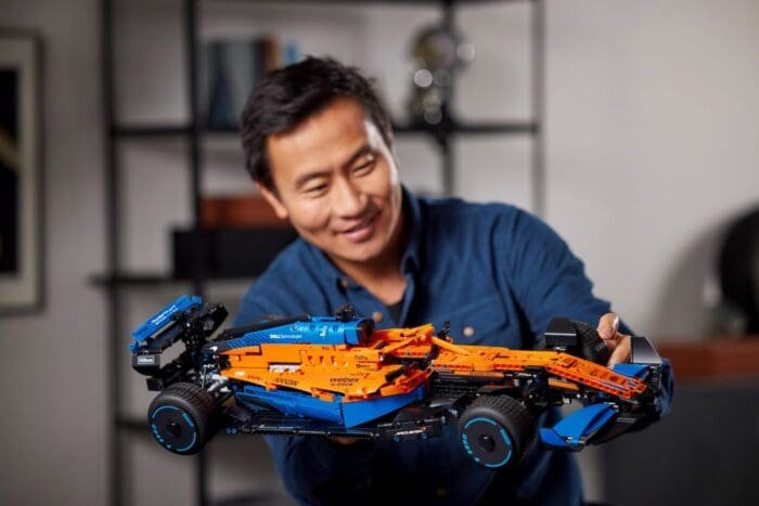 LEGO TECHNIC MCLAREN F1 42141 - imagine 3