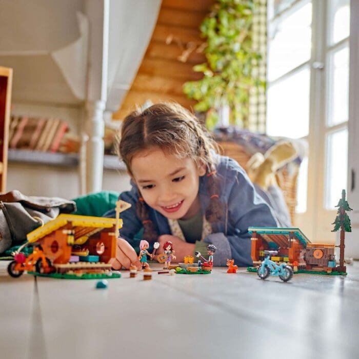 LEGO FRIENDS CABANE CONFORTABILE IN TABARA DE AVENTURI 42624 - imagine 3