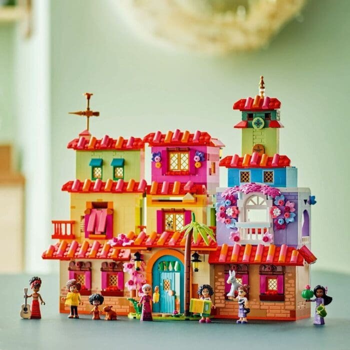LEGO DISNEY CASA MAGICA A FAMILIEI MADRIGAL 43245 - imagine 4