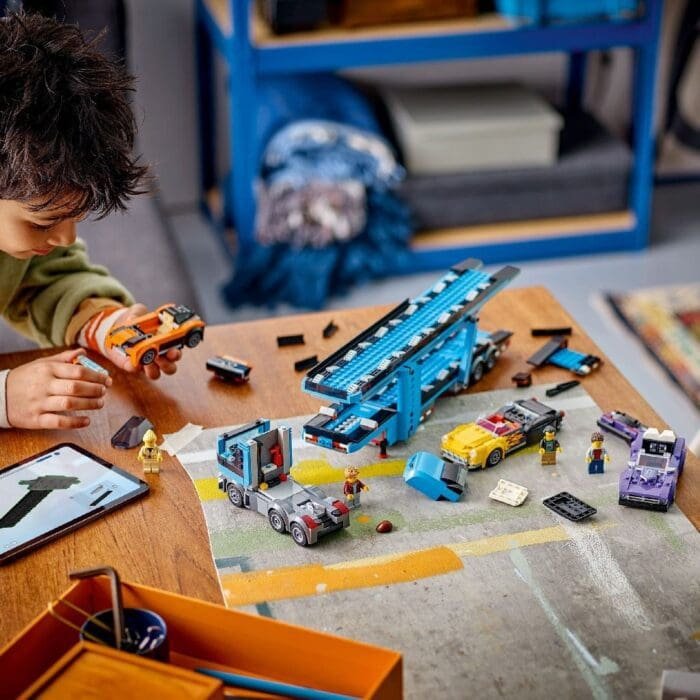 LEGO CITY CAMION TRANSPORTOR DE MASINI SPORT 60408 - imagine 4