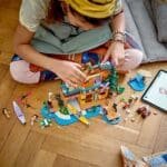 LEGO FRIENDS SPORTURI NAUTICE IN TABARA DE AVENTURI 42626 - imagine 4