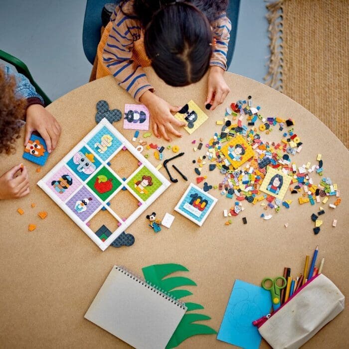 LEGO DISNEY CLASSIC 100 DE ANI DE FIGURI EMBLEMATICE DE ANIMATIE DISNEY 43221 - imagine 4