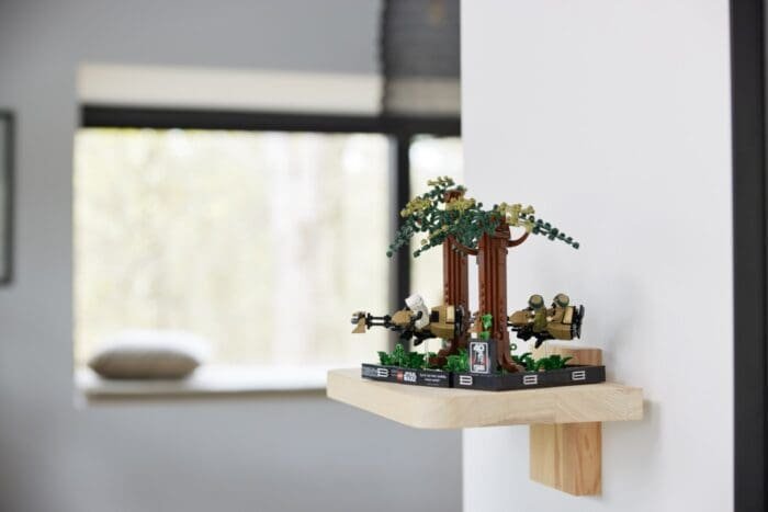 LEGO STAR WARS DIORAMA DE URMARIRE CU SPEEDERUL PE ENDOR 75353 - imagine 6