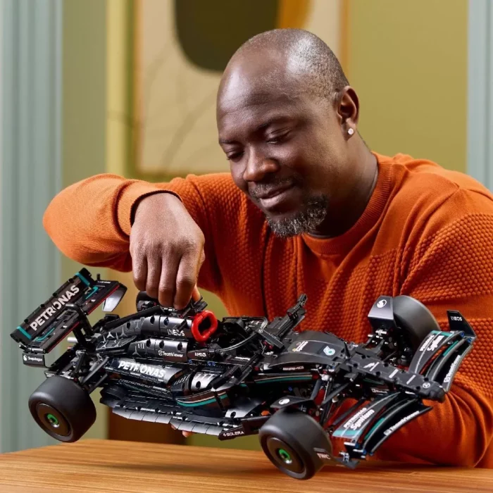 3 LEGO TECHNIC MERCEDES-AMG F1 W14 E PERFORMANCE 42171 - imagine 10