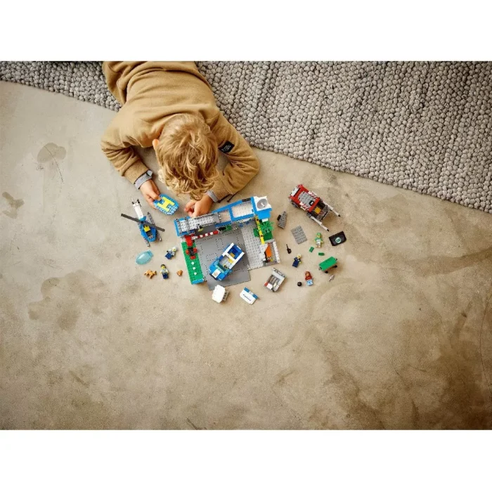 LEGO CITY SECTIE DE POLITIE 60316 - imagine 7