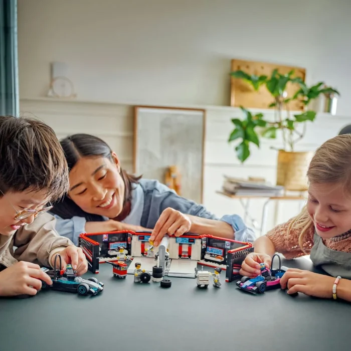 LEGO CITY GARAJ F1 SI MASINI MERCEDES-AMG SI ALPINE 60444 - imagine 9