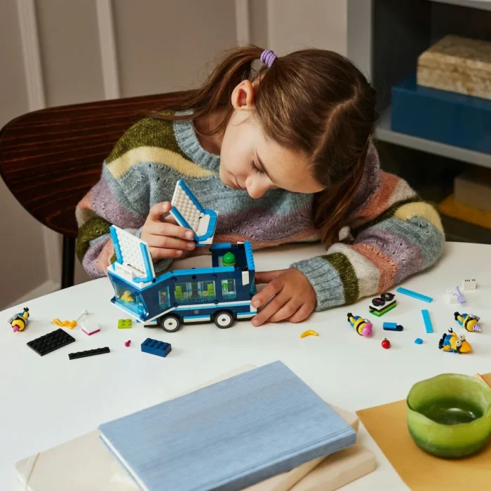 LEGO DESPICABLE ME4 AUTOBUZUL DE PETRECERE AL MINIONILOR 75581 - imagine 12