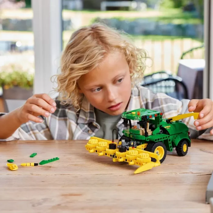 LEGO TECHNIC JOHN DEERE 9700 FORAGE HARVESTER 42168 - imagine 10
