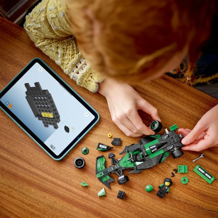 LEGO SPEED CHAMPIONS MASINA DE CURSE F1 KICK SAUBER 77247 - imagine 13