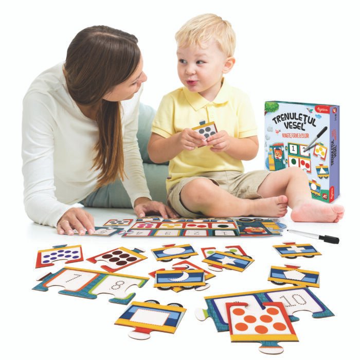 child boy and mother play together solve puzzle toy TRENULETUL VESEL NUMERE FORME CULORI - imagine 4