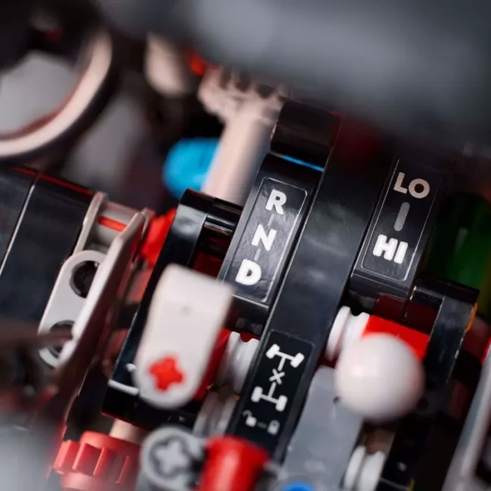 LEGO TECHNIC MERCEDES BENZ G 500 PROFESSIONAL LINE 42177 - imagine 15