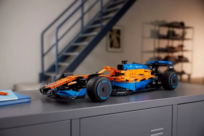 LEGO TECHNIC MCLAREN F1 42141 - imagine 14