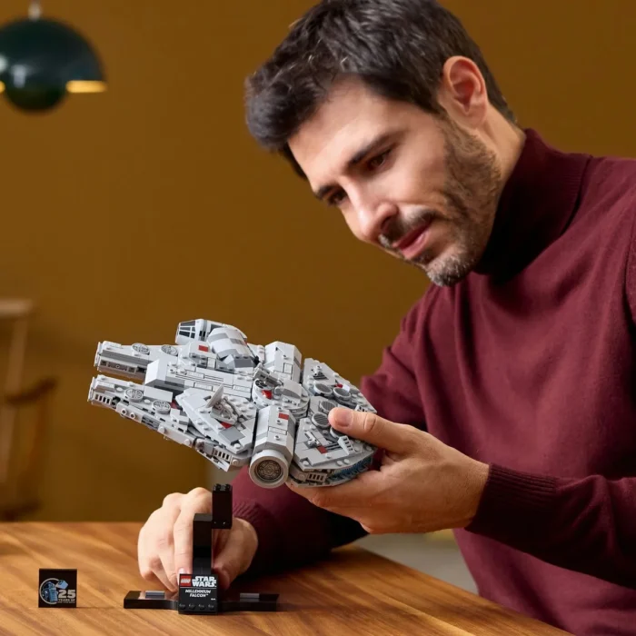 LEGO STAR WARS MILLENNIUM FALCON 75375 - imagine 17