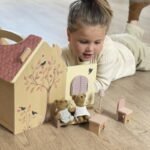 Casuta de papusi cu 2 ursuleti de plus, Egmont Toys