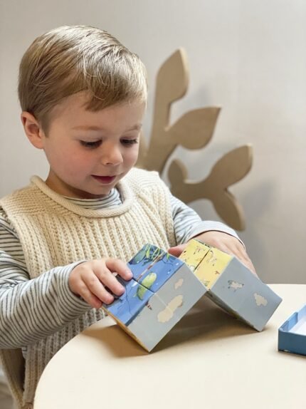 Cub interactiv Cerul, Egmont Toys