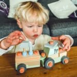 Tractor din lemn de asamblat, Orange Tree Toys - imagine 3