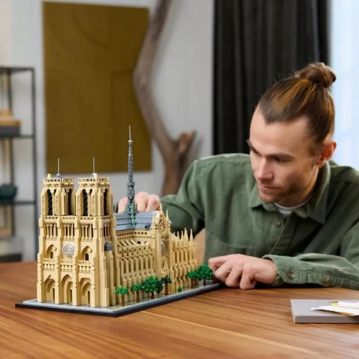 LEGO ARCHITECTURE NOTRE-DAME DE PARIS 21061 - imagine 8