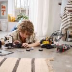LEGO TECHNIC CAMIONUL FMX ȘI EXCAVATORUL ELECTRIC EC230 DE LA VOLVO 42175 - imagine 3