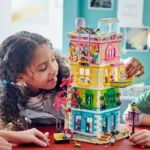 LEGO FRIENDS CENTRUL COMUNITAR DIN ORASUL HEARTLAKE 41748 - imagine 9
