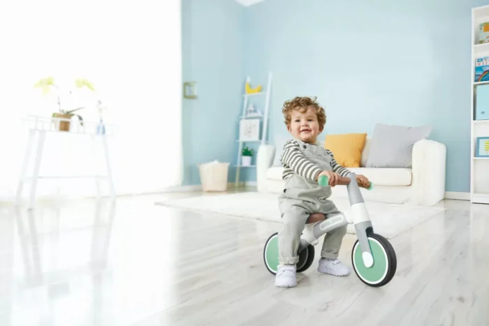 HAPE BICICLETA DE ECHILIBRU VERDE CU 3 ROTI - imagine 8