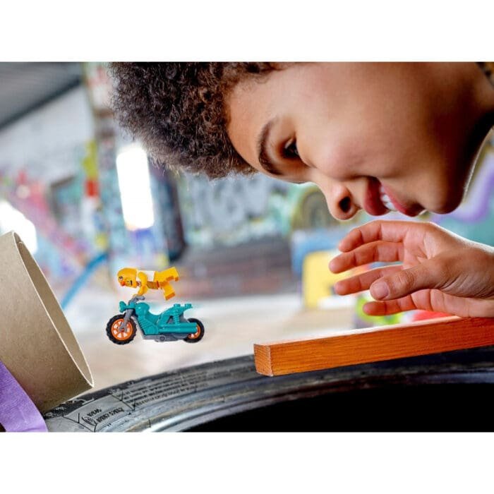 LEGO CITY MOTOCICLETA DE CASCADORII CU GAINA 60310 - imagine 4