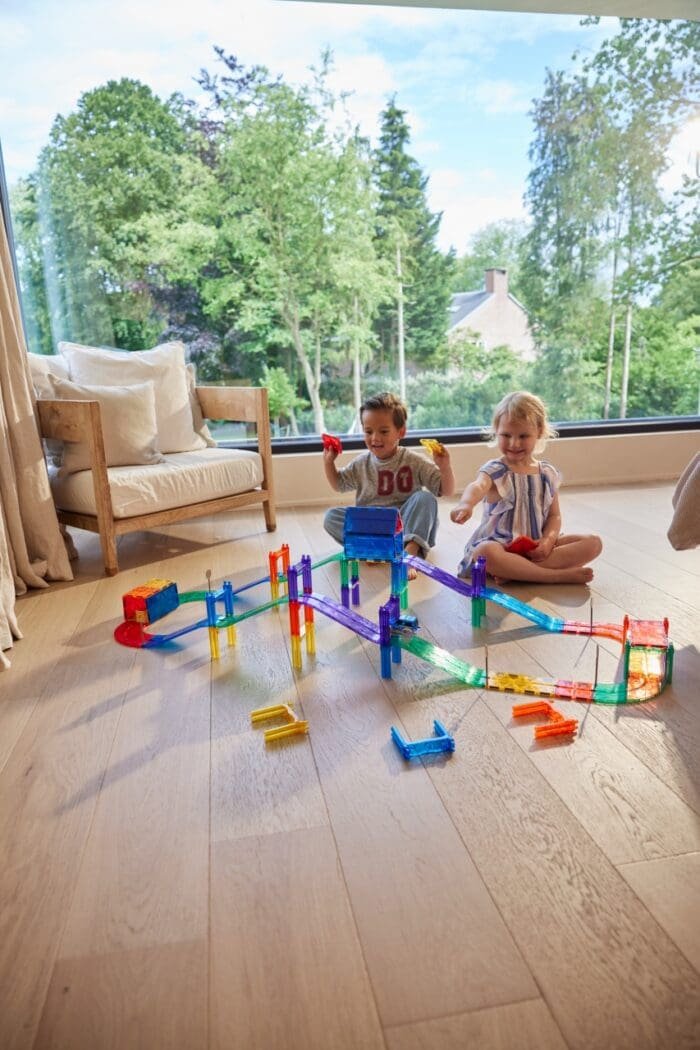 Jocuri magnetice Traseu de curse 65 piese, Cleverclixx - imagine 3