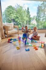 Jocuri magnetice Traseu de curse 65 piese, Cleverclixx - imagine 4