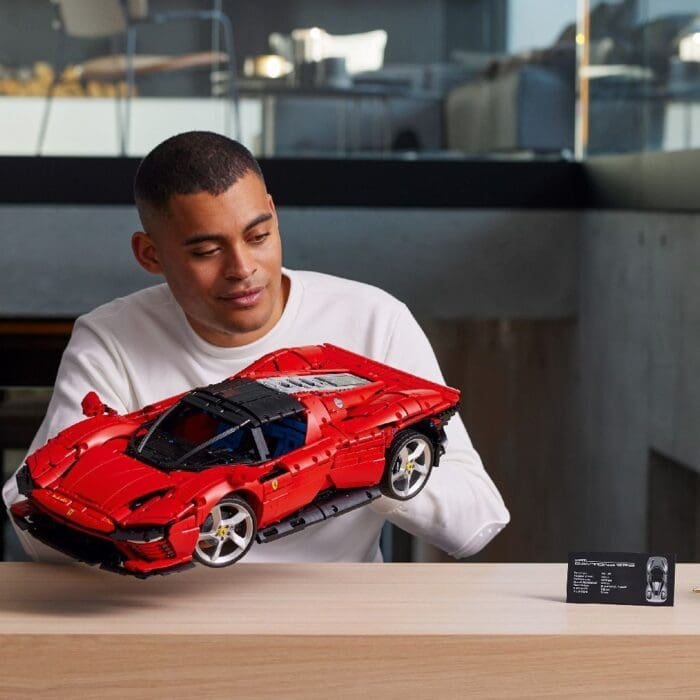 LEGO TECHNIC FERRARI DAYTONA SP3 42143 - imagine 3
