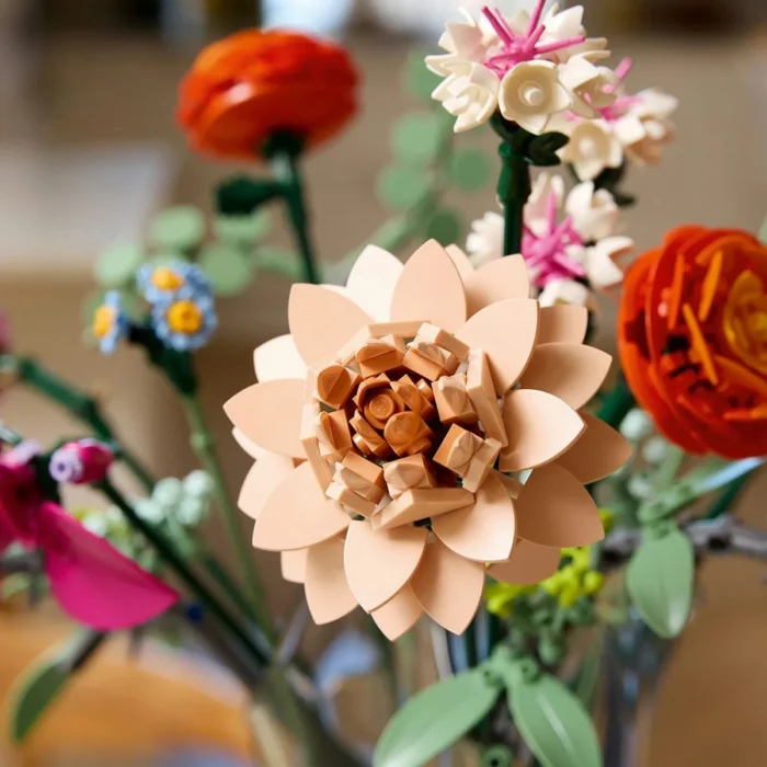 LEGO BOTANICALS BUCHET DE FLORI ROZ 10342 - imagine 15