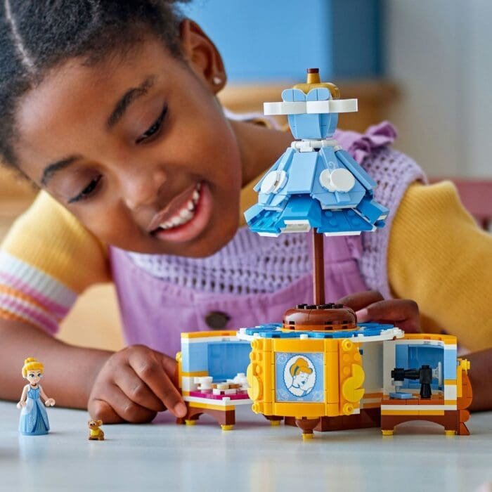 LEGO DISNEY PRINCESS ROCHIA CENURESEI 43266 - imagine 3