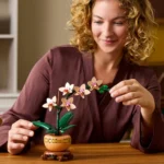 LEGO BOTANICALS MINI ORHIDEE 10343 - imagine 12