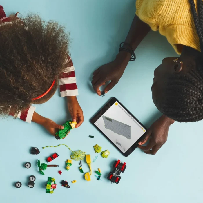 LEGO SPIDEY SPIN SI ELECTRO IN DINO-VEHICULE 11198 - imagine 13