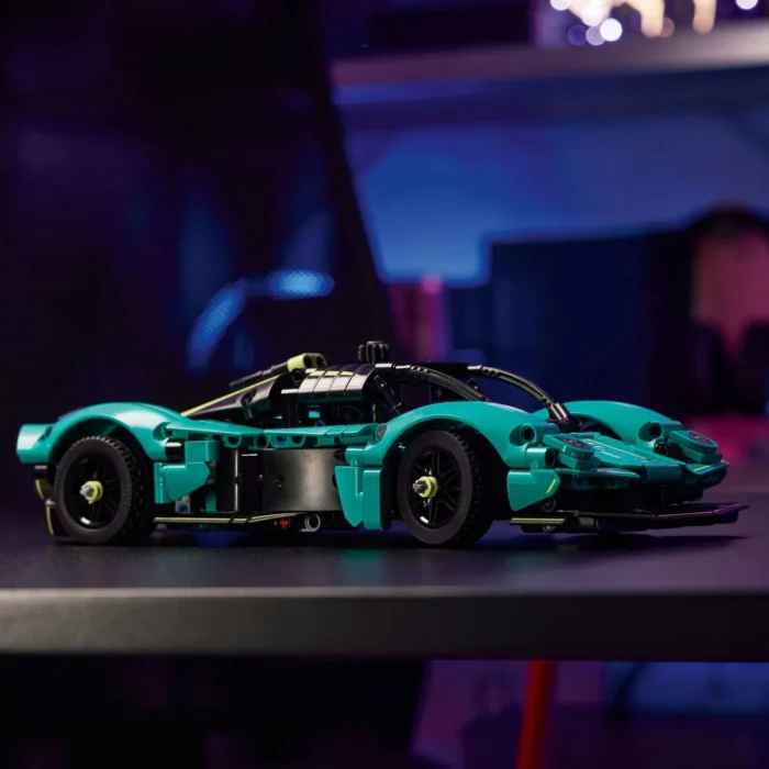 LEGO TECHNIC ASTON MARTIN VALKYRIE 42208 - imagine 14