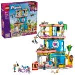 LEGO FRIENDS CLUBUL PRIETENILOR DIN ORASUL HEARTLAKE 42689