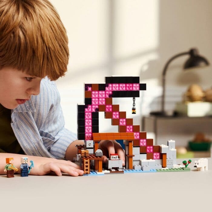 LEGO MINECRAFT MINA TARNACOP 21277 - imagine 3