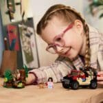 LEGO JURASSIC WORLD RENASTEREA EVADARE OFF-ROAD DIN CALEA UNUI VELOCIRAPTOR 76972 - imagine 3