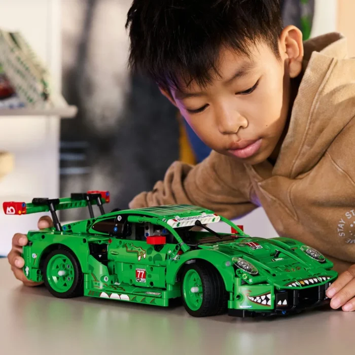LEGO TECHNIC MASINA PORSCHE 911 GT3 R REXY AO RACING 42224 - imagine 11