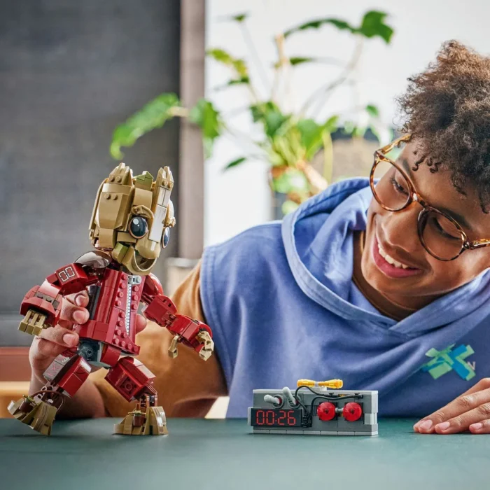 LEGO MARVEL GROOT IN UNIFORMA RAVAGER 76341 - imagine 12