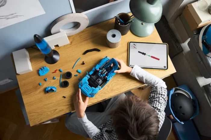 LEGO TECHNIC CHEVROLET CORVETTE STINGRAY ALBASTRU 42217 - imagine 12