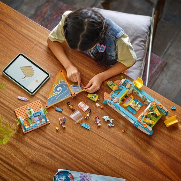 LEGO FRIENDS CALATORIA AVENTUROASA CU BARCA 42664 - imagine 3