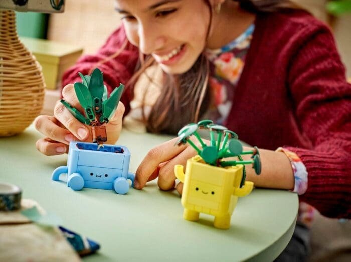 LEGO BOTANICALS PLANTE FERICITE 10349 - imagine 3