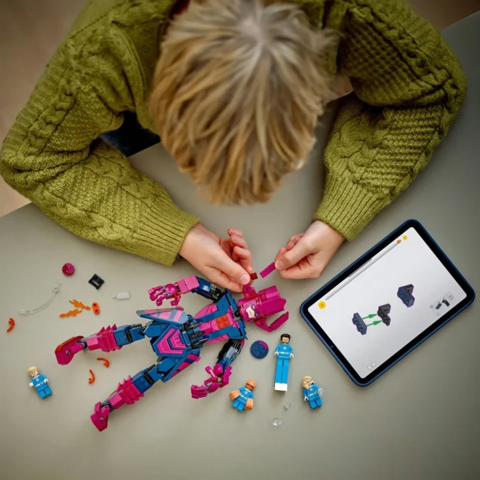 LEGO SUPER HEROES FIGURINA DE CONSTRUCIE CEI 4 FANTASTICI VS GALACTUS 76316 - imagine 13