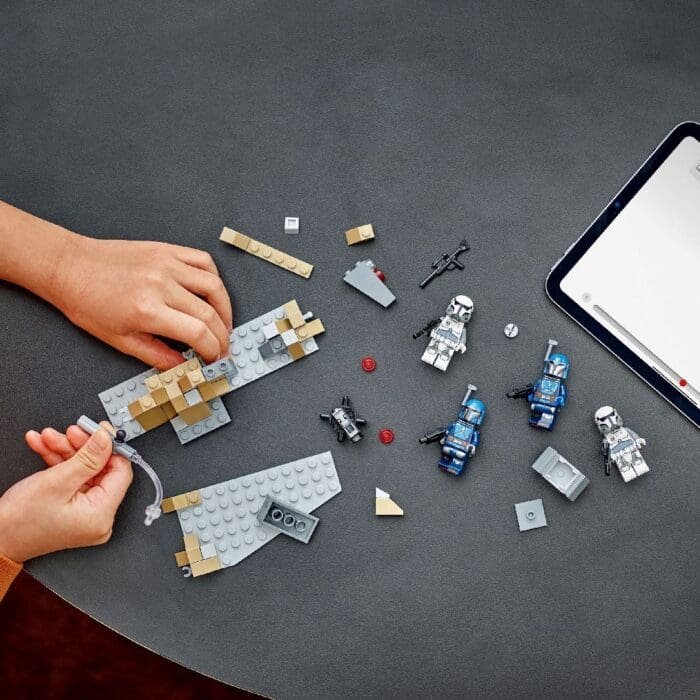 LEGO STAR WARS TM PACHET DE LUPTA AMBUSCADA PE MANDALORE 75373 - imagine 4