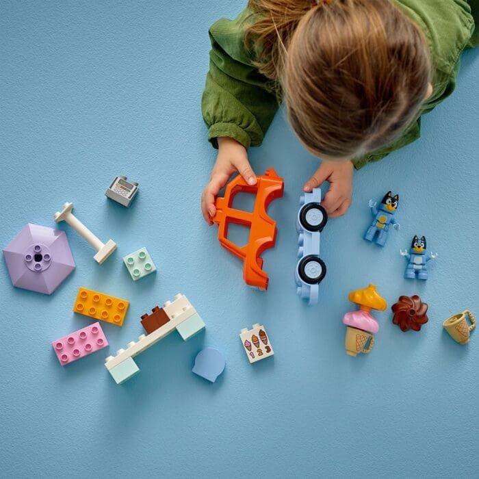 LEGO DUPLO VIZITA CU BLUE LA FURGONETA DE INGHETATA 10458 - imagine 5