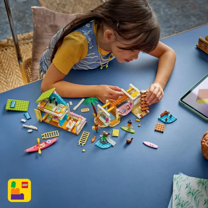 LEGO FRIENDS CASA PE PLAJA CU FOCI 42699 - imagine 13