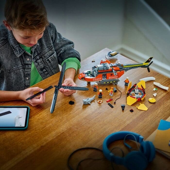 LEGO CITY ELICOPTER AL PAZEI DE COASTA 60503 - imagine 6