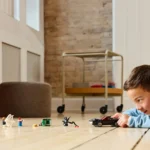 LEGO SUPER HEROES OMUL PAIANJEN VS. MASINA FORTOASA A LUI VENOM 76309 - imagine 13