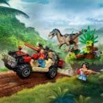 LEGO JURASSIC WORLD RENASTEREA EVADARE OFF-ROAD DIN CALEA UNUI VELOCIRAPTOR 76972 - imagine 5