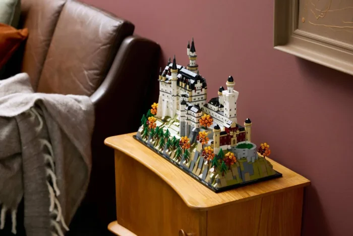 LEGO ARHITECTURE CASTELUL NEUSCHWANSTEIN 21063 - imagine 14