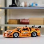 LEGO TECHNIC FAST AND FURIOUS TOYOTA SUPRA MK4 42204 - imagine 5